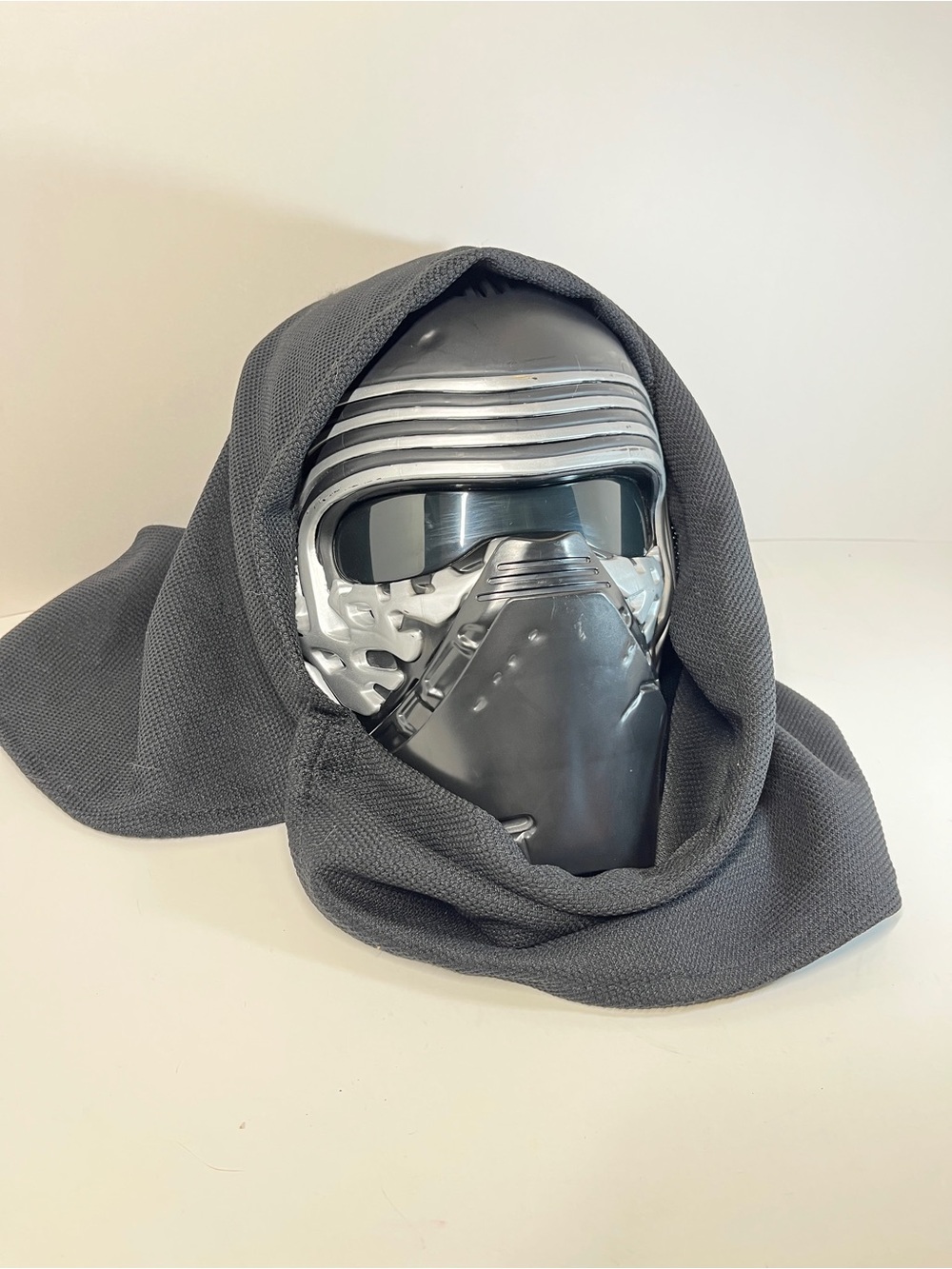 WORKS Disney Store Star Wars Kylo Ren Electronic Voice Changer Mask Helmet